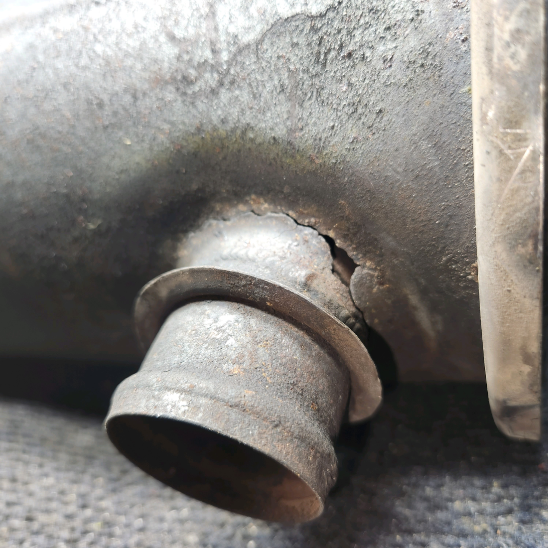 Used aircraft parts for sale, 0550176-56 Cessna 172E Exhaust Stack Assembly RH