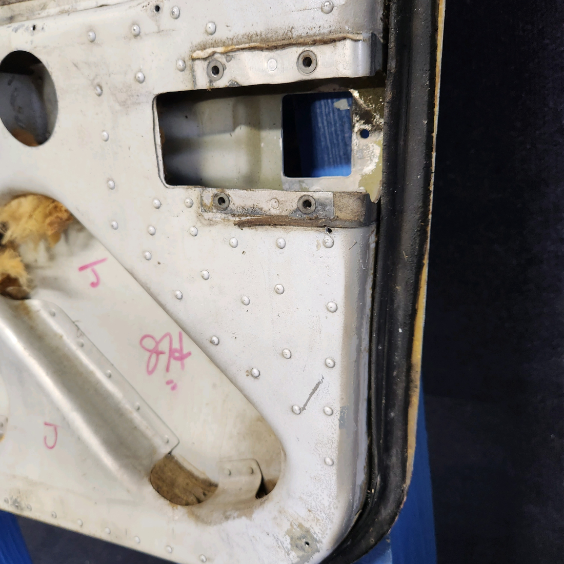 Used aircraft parts for sale, 79545-004 Piper PA32RT-300 CABIN DOOR STRUCTURE RH