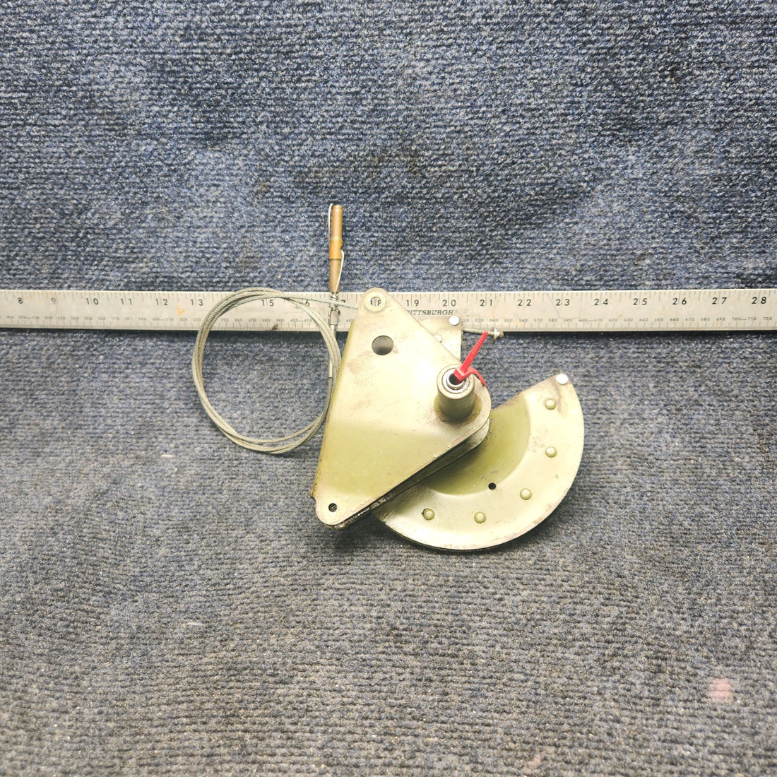 Used aircraft parts for sale, 0760612-1 CESSNA 172K FLAP DRIVE PULLEY ASSEMBLY RH