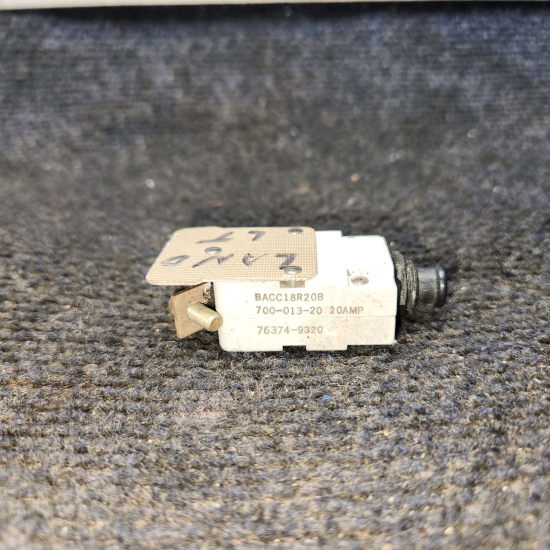 Used aircraft parts for sale, 700-013-20 Cessna 172E Single Phase Circuit Breaker - 20 amps