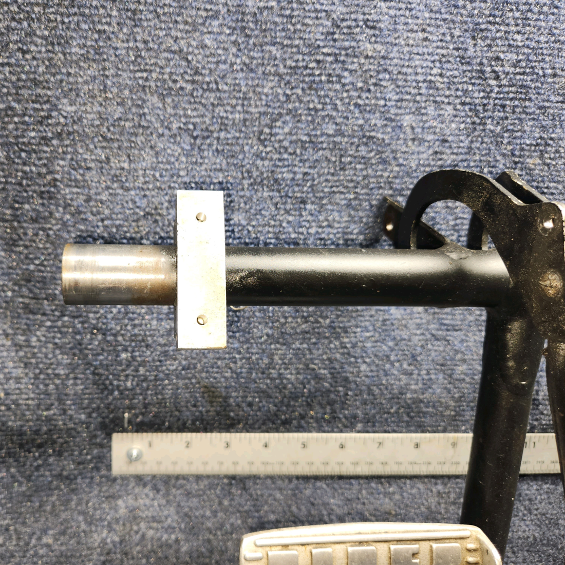 Used aircraft parts for sale, 22370-000 / 22048-000 PIPER PA-24-250 Rudder Pedal Bar w Pilot Pedals & Links