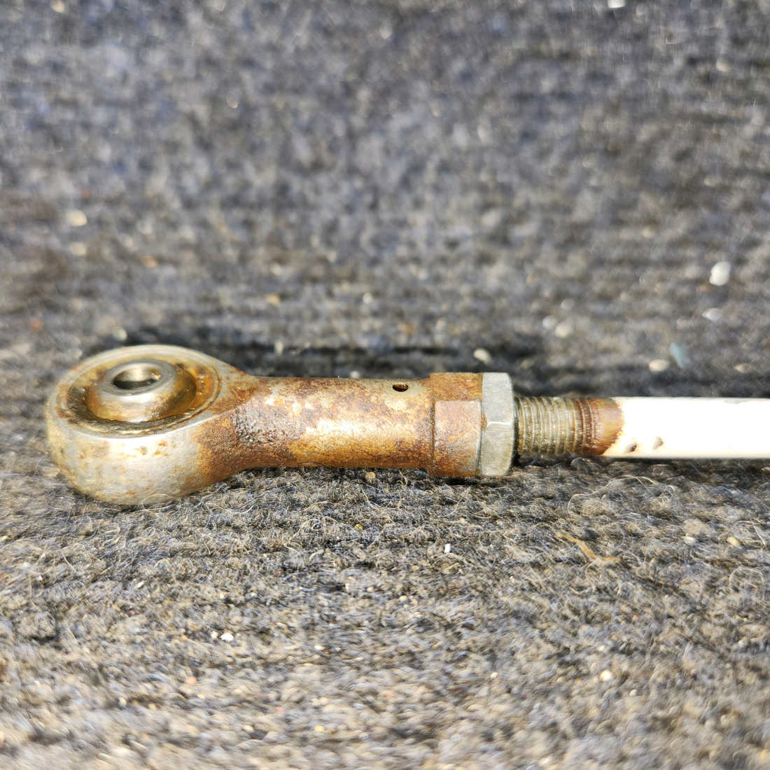 Used aircraft parts for sale, 0523537-2 Cessna 172E Push-Pull Flap Rod