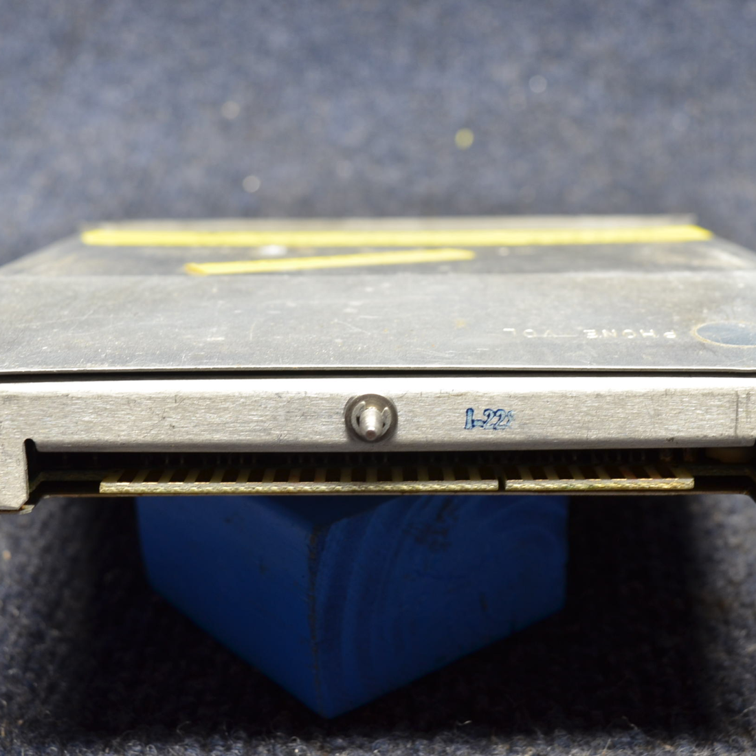 Used aircraft parts for sale, 066-1055-03 Cessna C175 KMA 24 BENDIX KING AUDIO PANEL SPEAKER AUDIO DOES NOT WORK "NO RETURN"