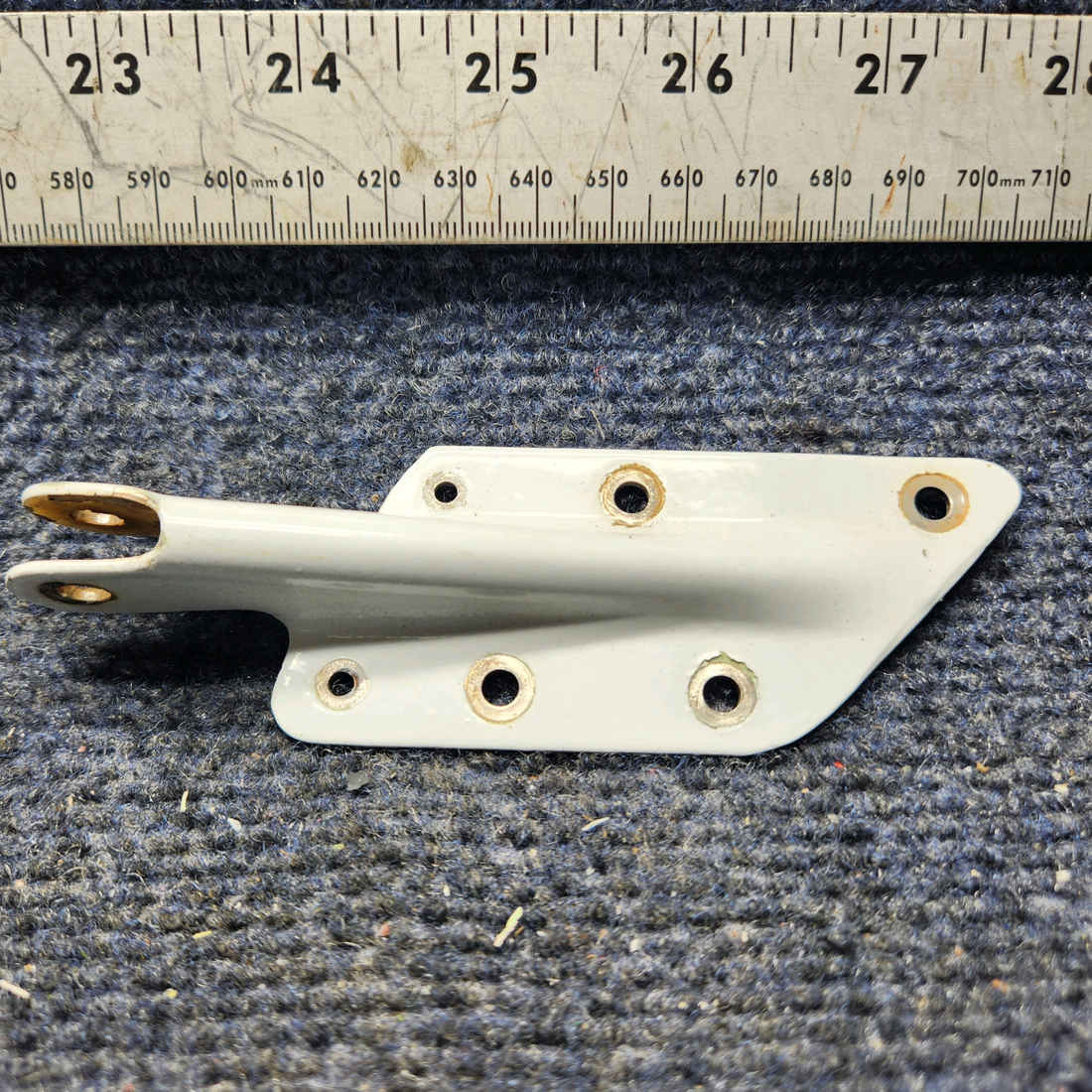 Used aircraft parts for sale, 79475-08 Piper PA28-140 Cabin Door Hinge Lower