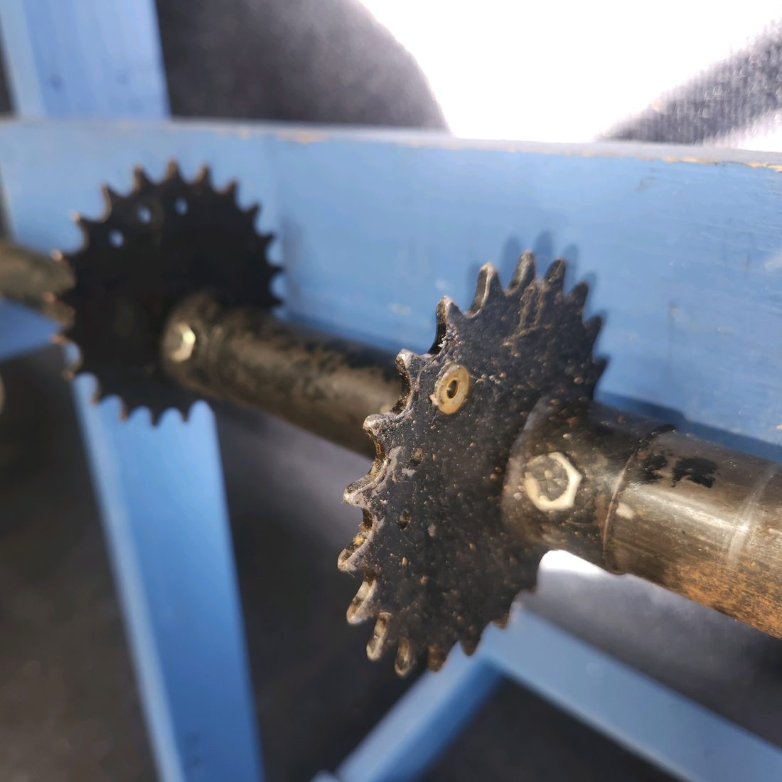 Used aircraft parts for sale, 68451-000 Piper PA32RT-300 Flap Torque tube Assembly