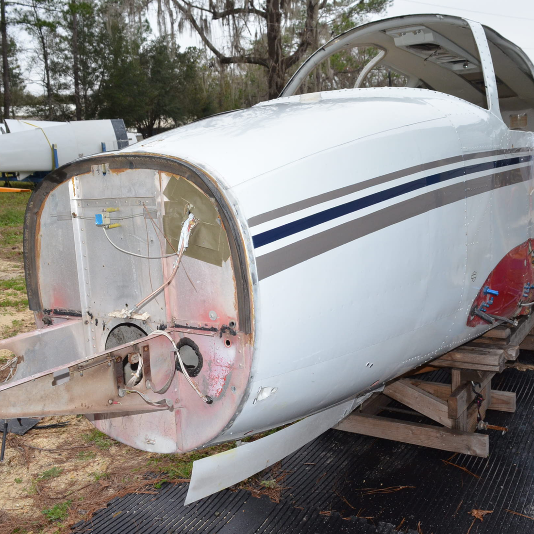 Used aircraft parts for sale, 95-B55 Baron BEECHCRAFT 95-55B FUSELAGE WITH BELLY LANDING, DAMAGE NOSE