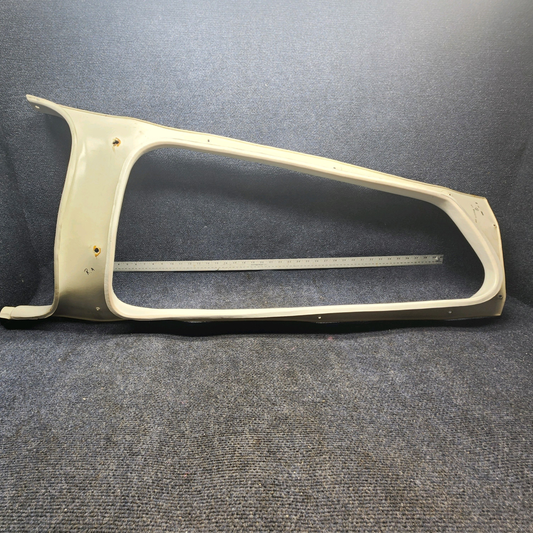 Used aircraft parts for sale, 96-534131-4 Beechcraft F33A WINDOW MOLDING ASSY AFT CABIN RH
