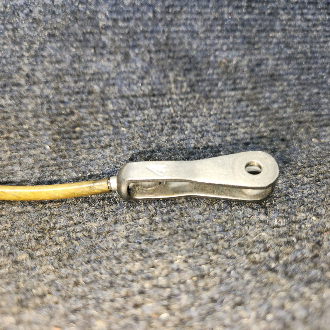 Used aircraft parts for sale, 96908-000 PIPER PA28-140 Seatbelt Cable Assembly Set – LH and RH