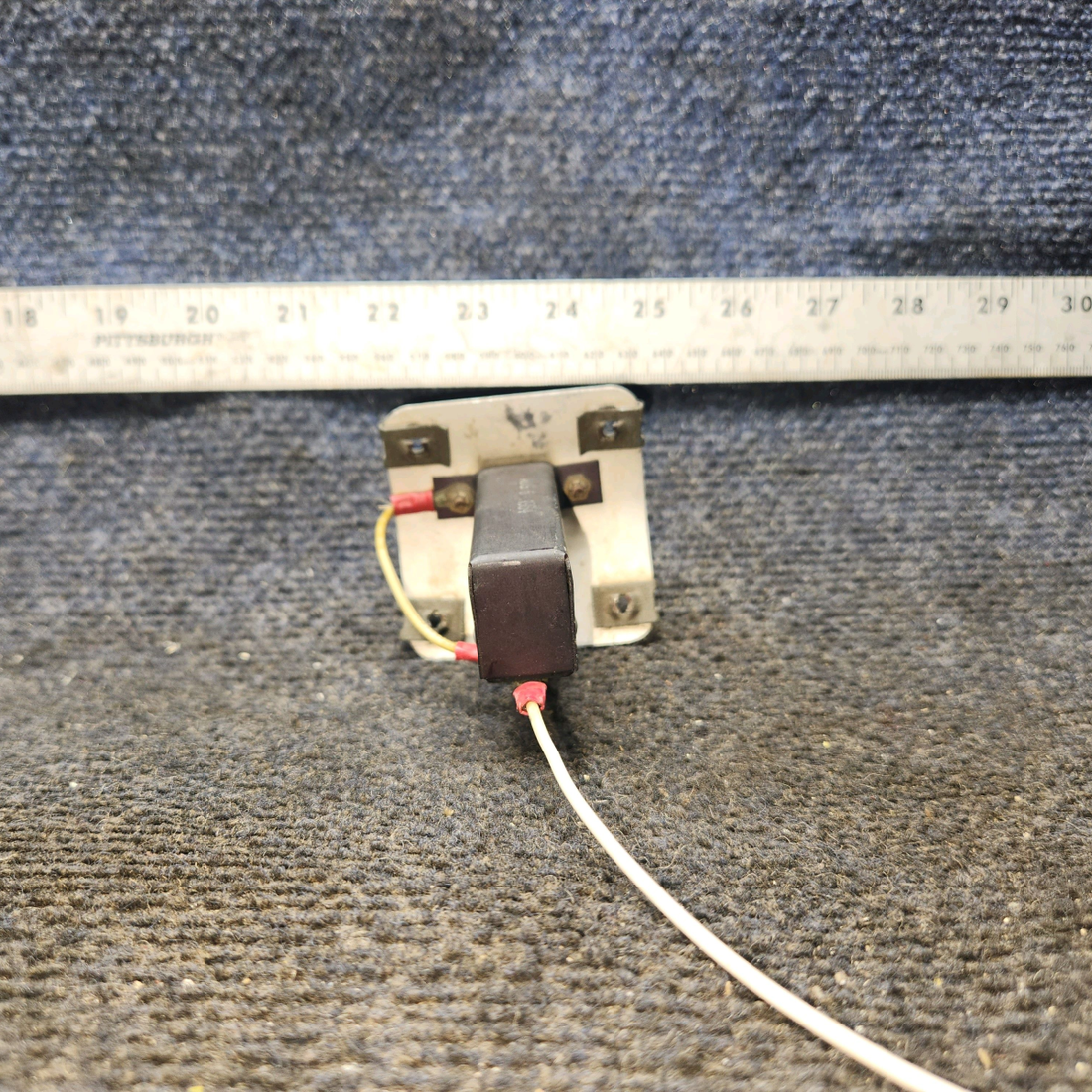 Used aircraft parts for sale, 150 Safe Flight Instruments 150 Cessna 172F Lift Detector