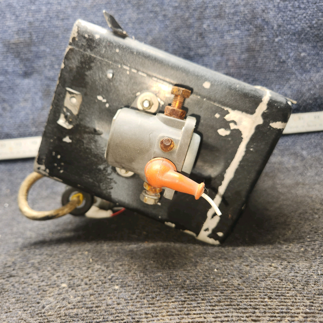 Used aircraft parts for sale, 0413307-18 cessna 172N Battery Box Assembly with Lid