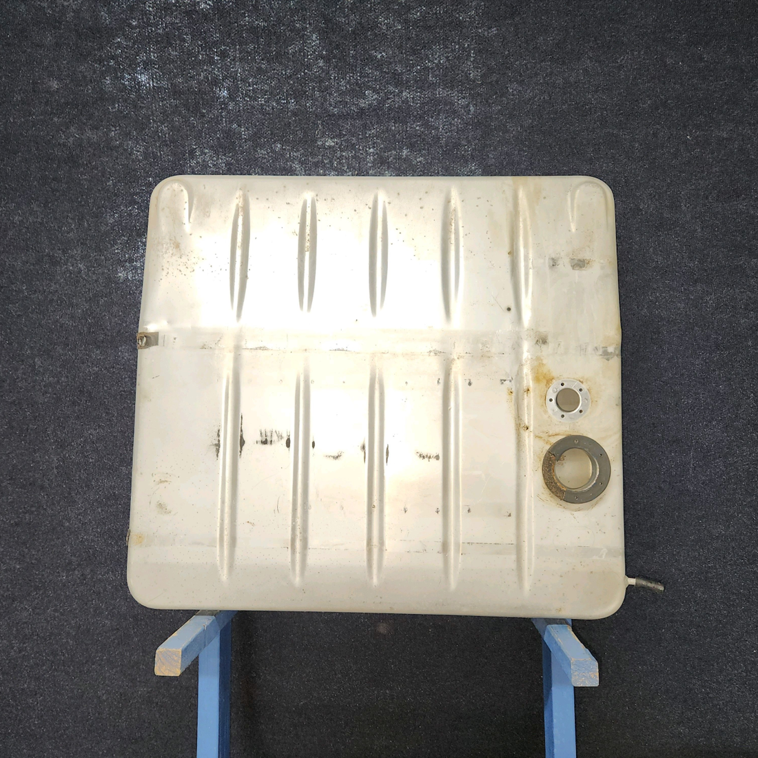 Used aircraft parts for sale, 0526007-50 cessna 172N Main Fuel Tank Assembly – RH