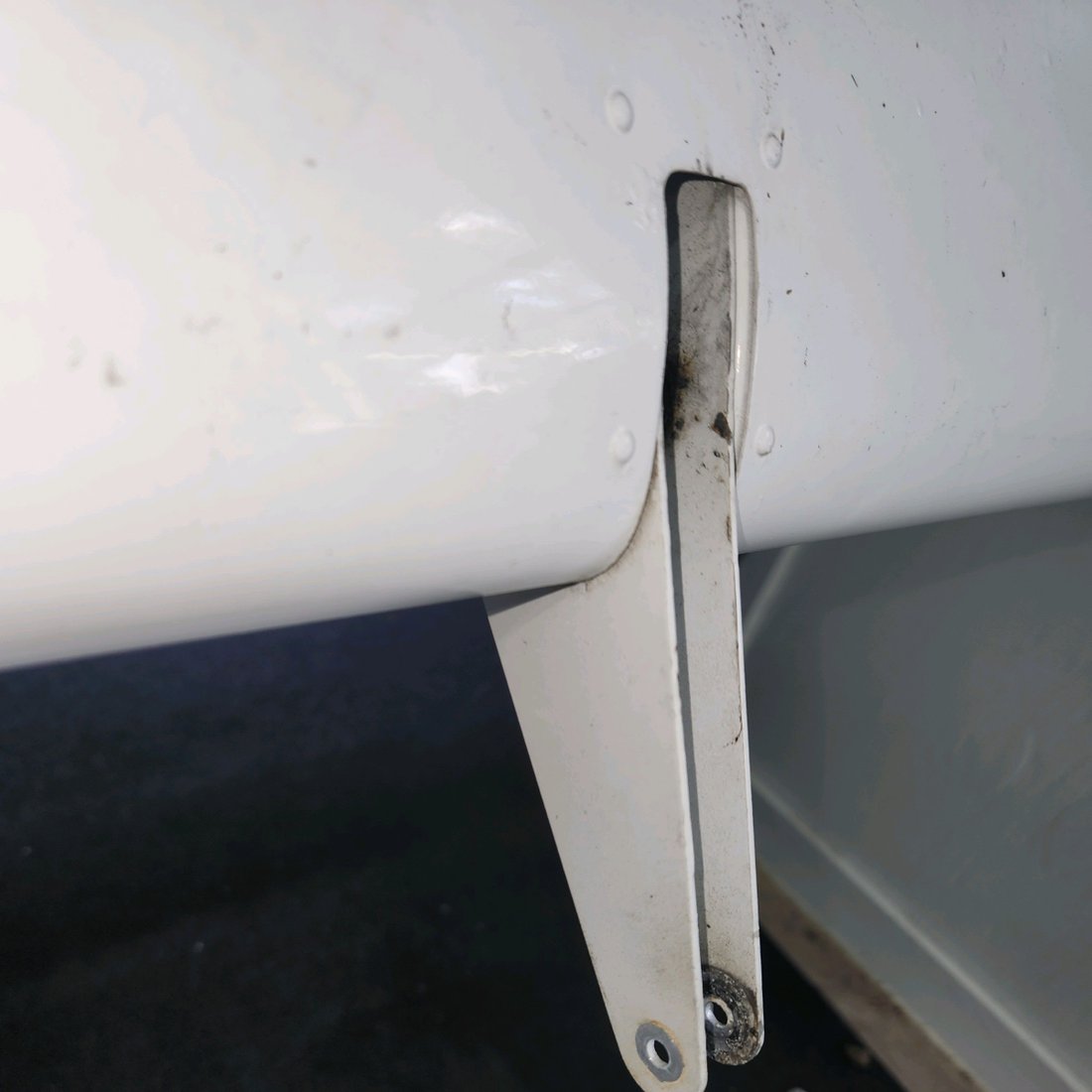 Used aircraft parts for sale, 0523901-38 Cessna 172E Flap Assy - RH