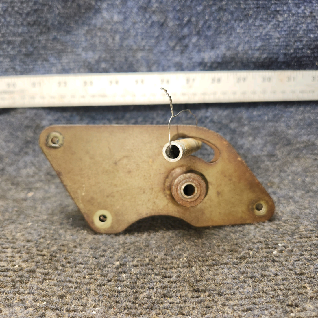 Used aircraft parts for sale, 0523223-1 Cessna 172F Aileron Bellcrank Assembly - RH