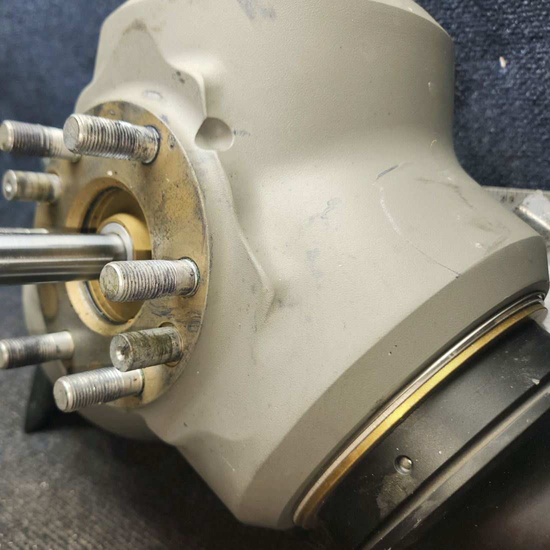 Used aircraft parts for sale, 3AF32C504-C McCauley BEECHCRAFT 95-55B Propeller Hub – Prop Strike, for Parts Only