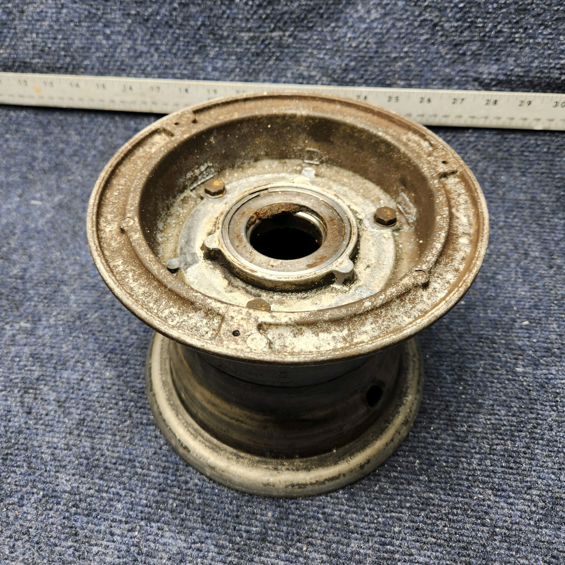 Used aircraft parts for sale, 161-04700 Cleveland  [part_model] Beechcraft C23 SUNDOWNER CLEVELAND  MAIN GEAR WHEEL (6.00-6)