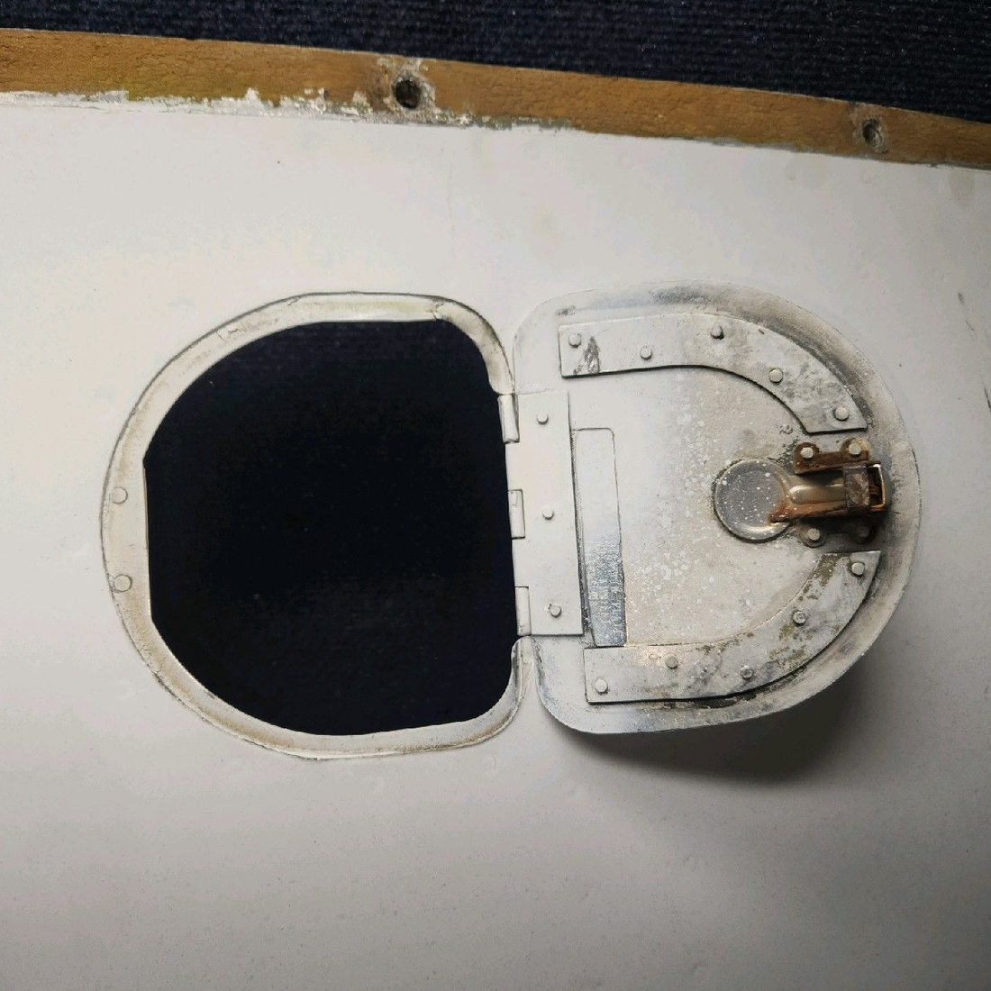 Used aircraft parts for sale, 37207-101 piper pa34-200t Cowl Top Panel Assembly