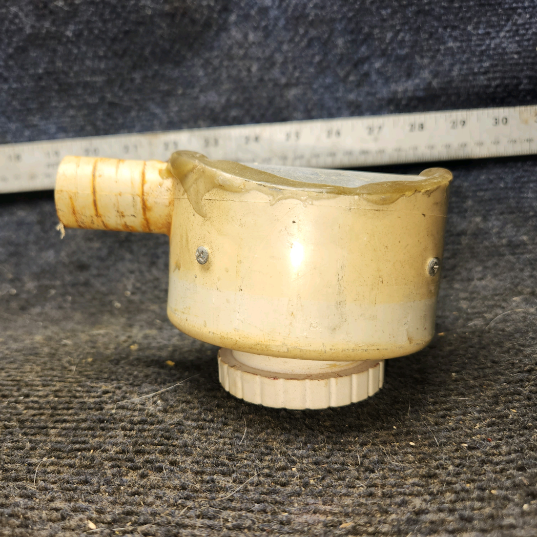 Used aircraft parts for sale, 0710013-4 cessna 172N Fresh Air Vent Silencer