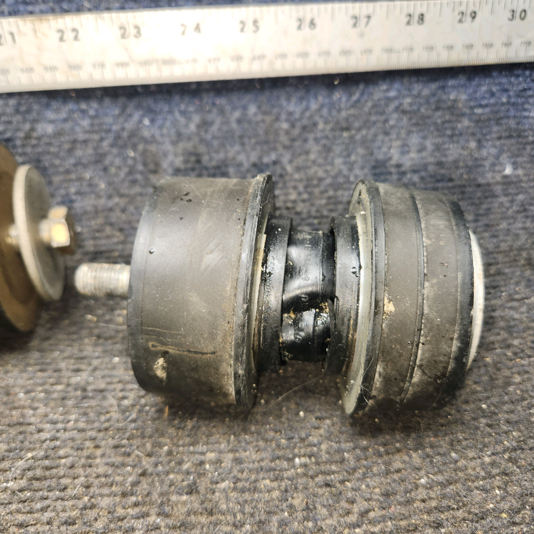 Used aircraft parts for sale, C299501-0101 cessna 172N Engine Shock Mount Kit – Set of 4