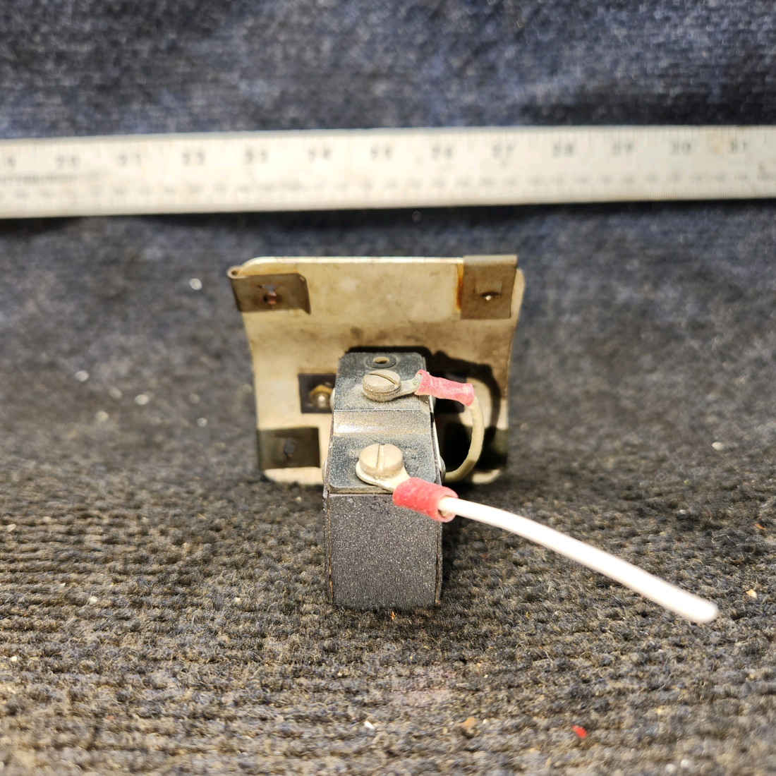 Used aircraft parts for sale, 150 Safe Flight Instruments Cessna 182G Lift Detector Assembly