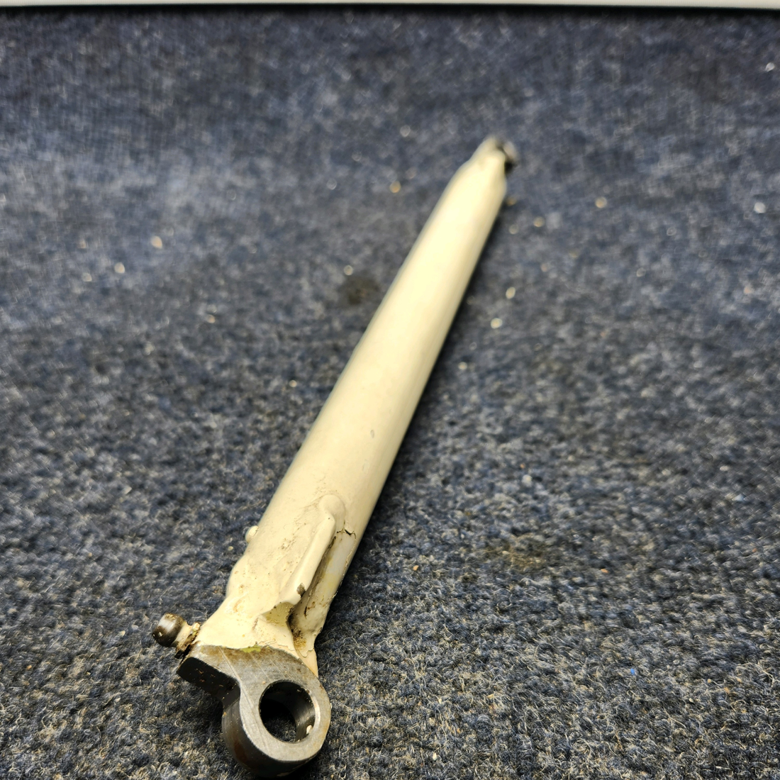 Used aircraft parts for sale, 35-825080 BEECHCRAFT F35 LEG ASSY NOSE GEAR DRAG