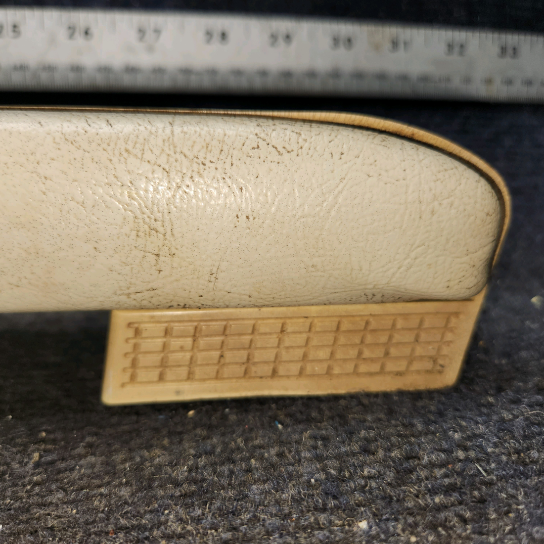 Used aircraft parts for sale, 1414082-14 Cessna 172F Armrest Assembly