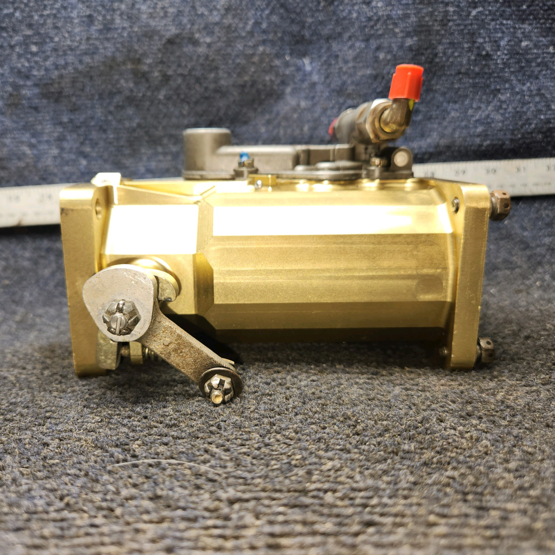 Used aircraft parts for sale, LW-16518-85 Carburetor Assembly – Used, Appears Factory New