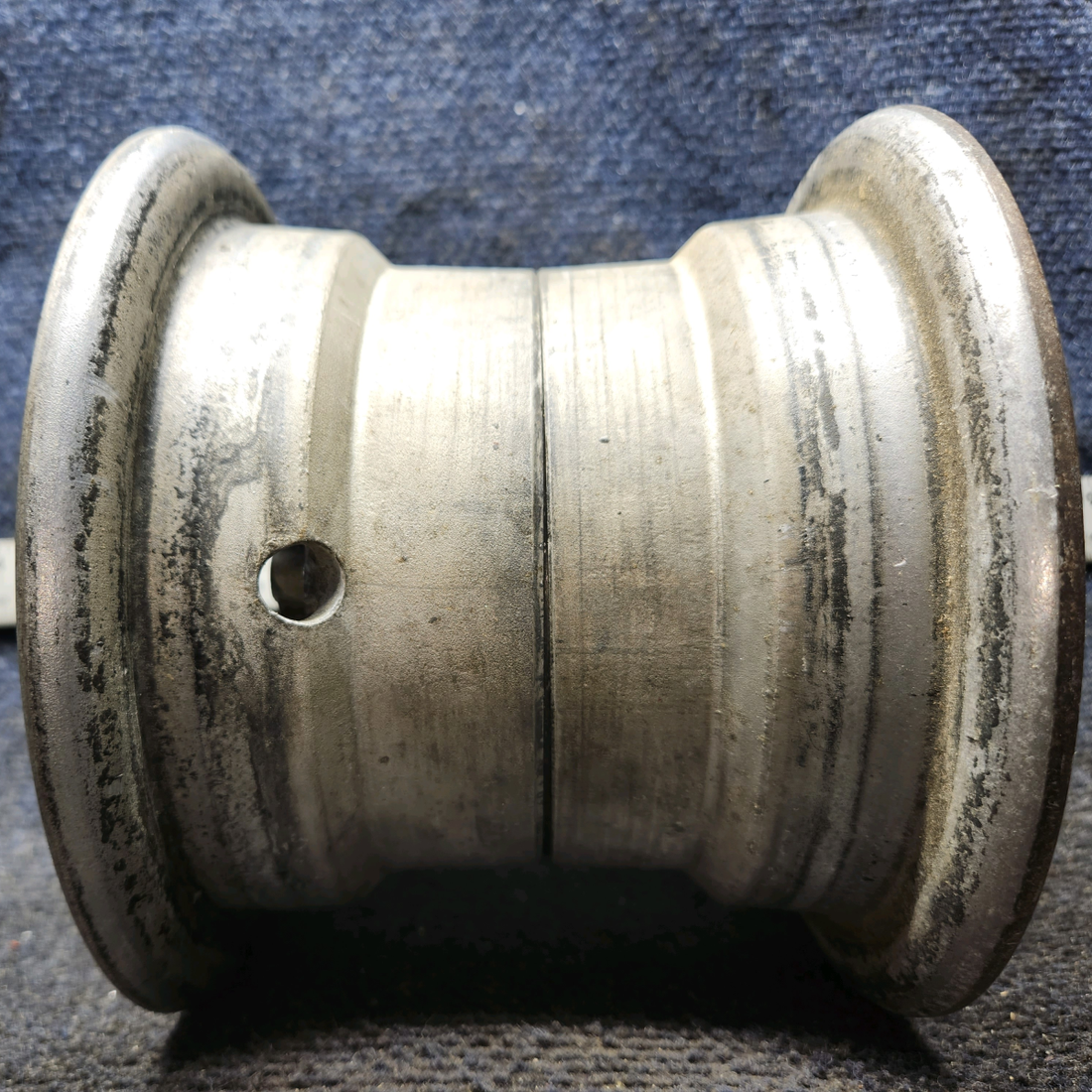 Used aircraft parts for sale, 40-113C Cleveland 40-113C Beechcraft A24R 6.00-6 Wheel Assembly