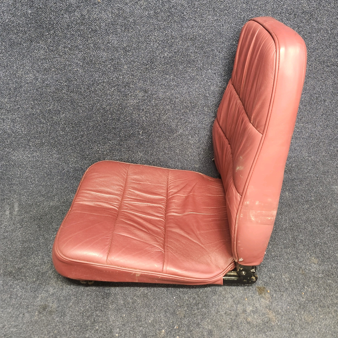 Used aircraft parts for sale, 96827-034 Piper PA32RT-300 PASSENGER SEAT CENTER RH REAR FACING