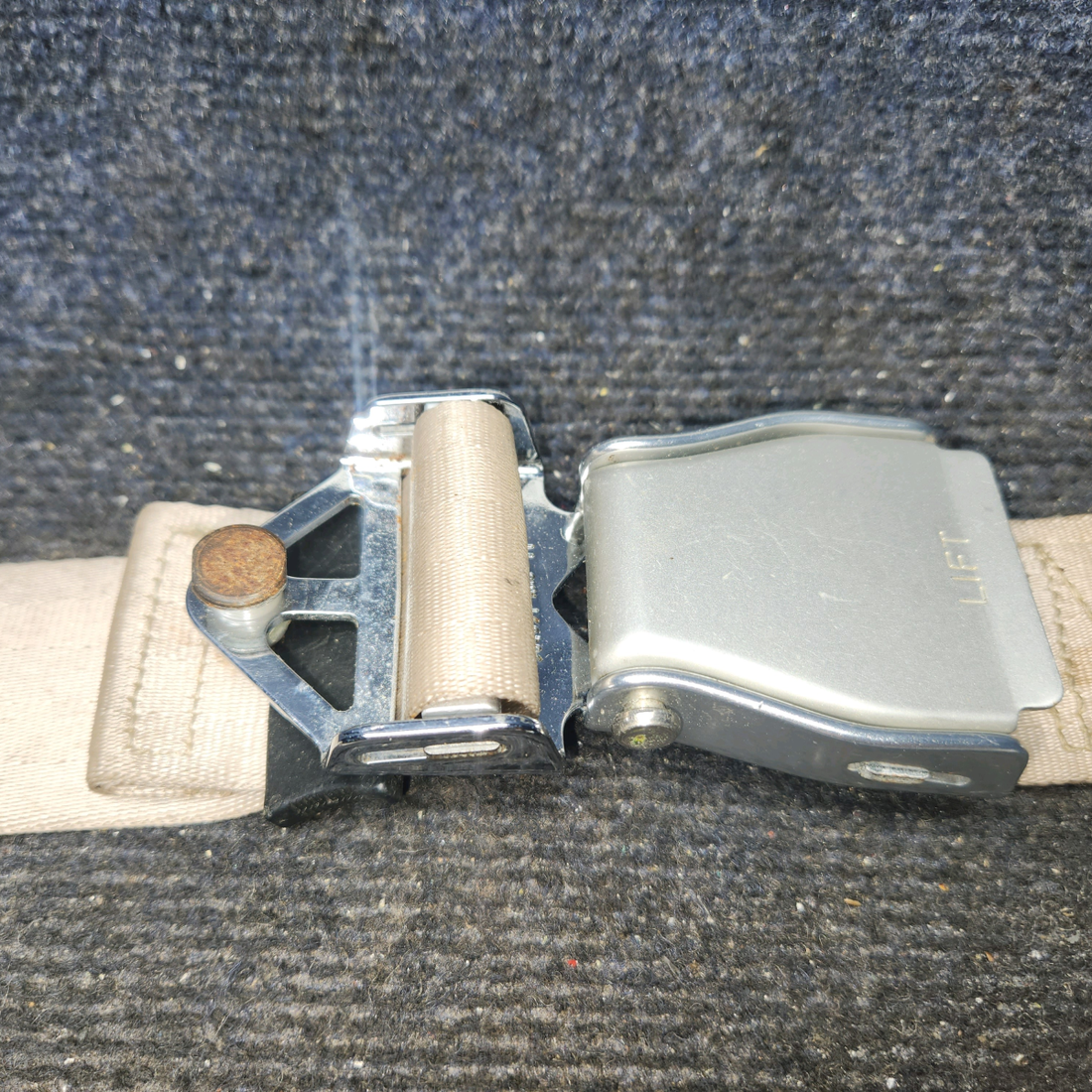 Used aircraft parts for sale, 3079-3-311-8060 AmSafe Beechcraft 95-55B Pilot or Co-Pilot Seat Belt