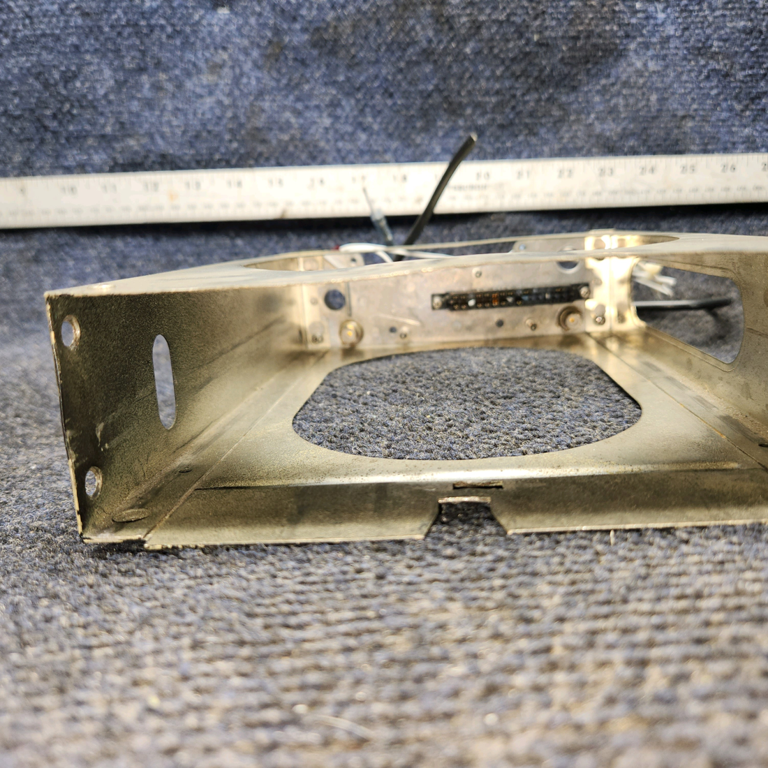 Used aircraft parts for sale, 069-1024-00 Bendix King KX 155 Beechcraft C23 SUNDOWNER NAV/COM with Glideslope – 14V, Rack & Connector