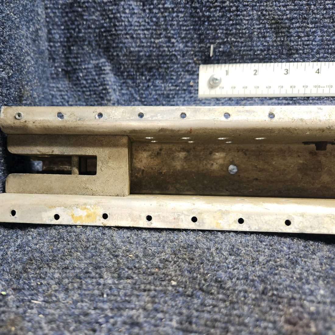 Used aircraft parts for sale, 0512124-43 Cessna 172E Center Spar Assembly
