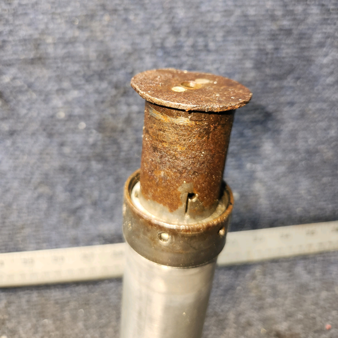 Used aircraft parts for sale, 78738-03 Piper PA-28-140 Stub Axle with Chrome Piston Tube – RH