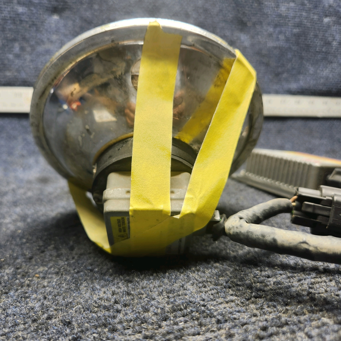 Used aircraft parts for sale, LSM-500-200-114 Beechcraft F33A LOPRESTI HIGH INTENSITY DISCHARGE LIGHT  SET (12V) NOSE LIGHT