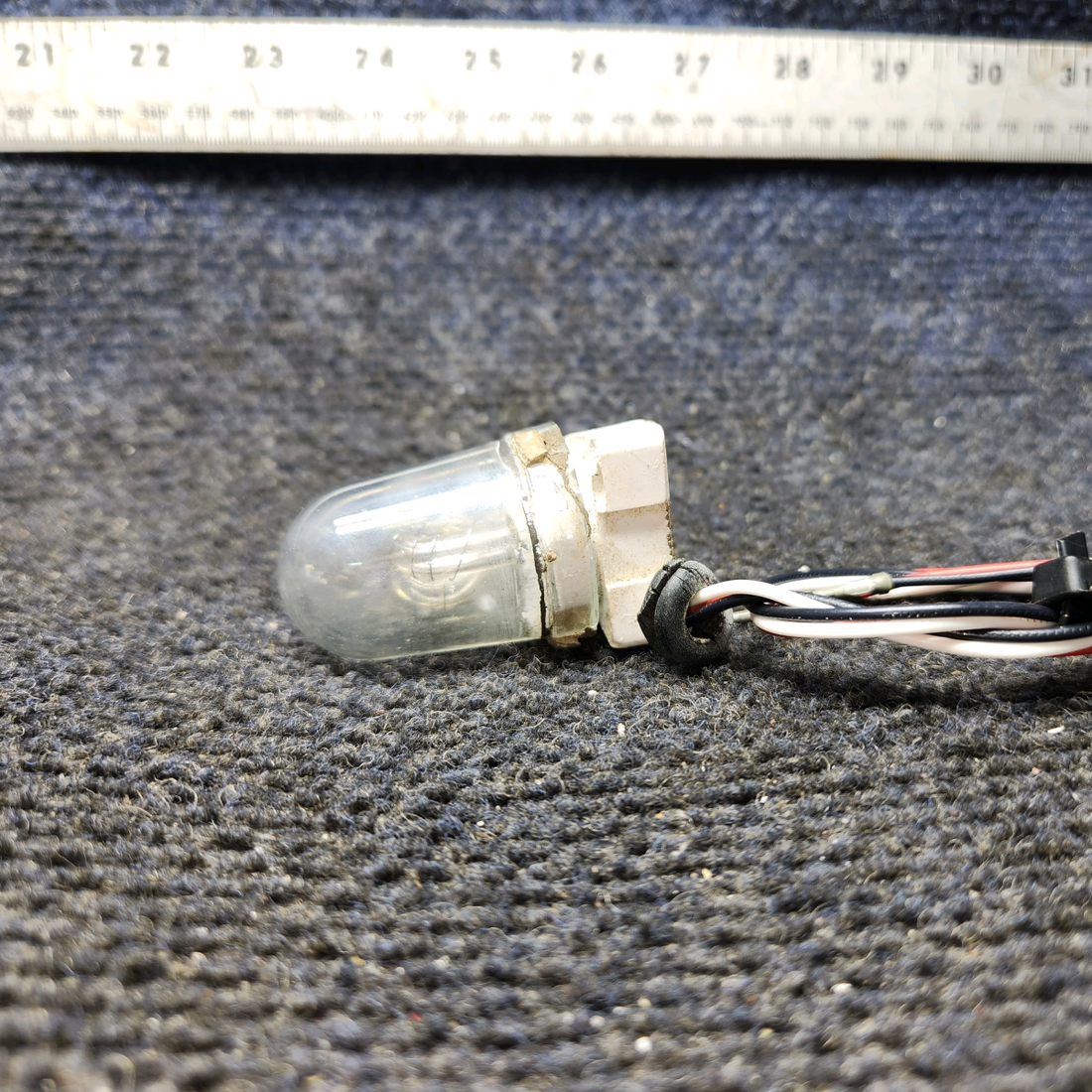 Used aircraft parts for sale, A427 WHELEN Beechcraft C23 SUNDOWNER Strobe Light Lens