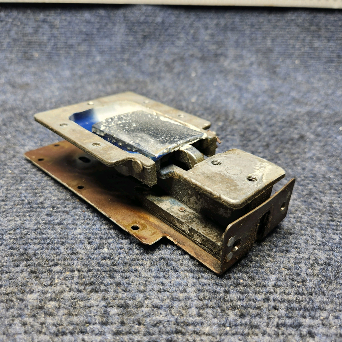 Used aircraft parts for sale, 0517012-8 CESSNA C172RG CABIN DOOR LATCH ASSEMBLY RH