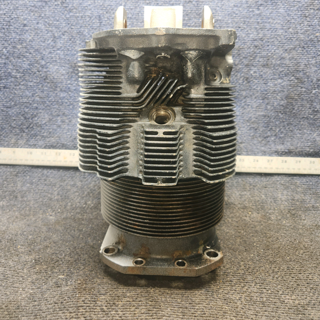 Used aircraft parts for sale, LW-12416 Piper PA-28-140 Cylinder
