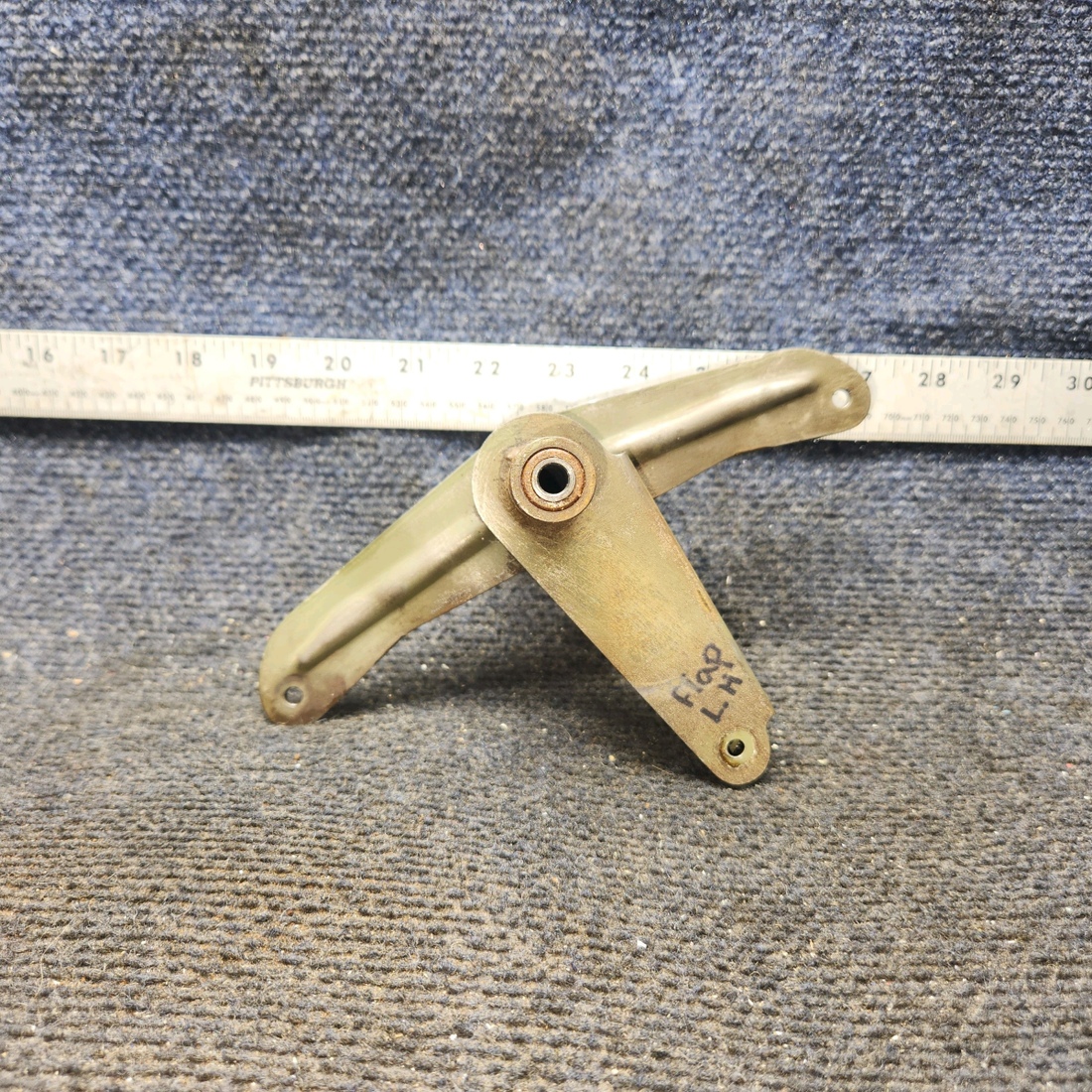 Used aircraft parts for sale, 0523535 Cessna 172E Flap Bellcrank Assy LH