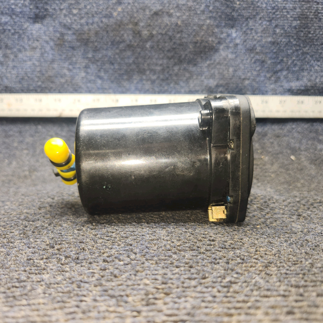 Used aircraft parts for sale, 7000 United Instruments Cessna 172 Vertical Speed Indicator