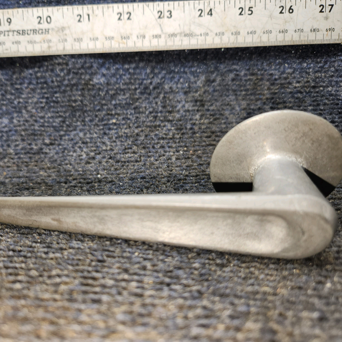 Used aircraft parts for sale, 0711027-1, 0511189-1 Cessna 172E Inside Cabin Door Handle LH or RH w/ Clip