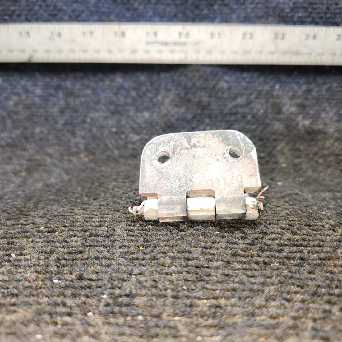 Used aircraft parts for sale, 0413426-4 cessna 150G Hinge Assembly – LH Lower & RH Upper