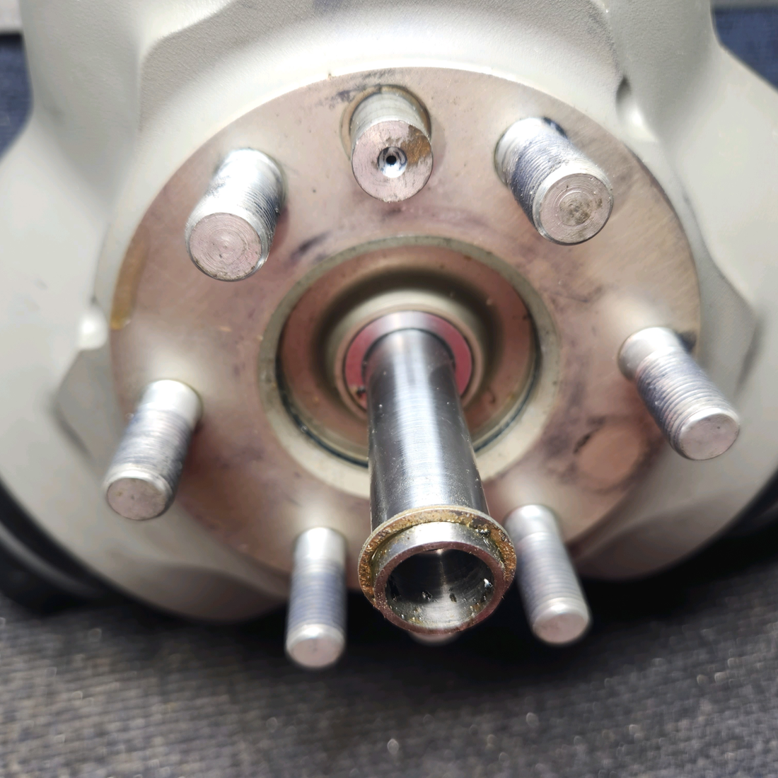 Used aircraft parts for sale, 3AF32C504-C McCauley BEECHCRAFT 95-55B Propeller Hub – Prop Strike, for Parts Only