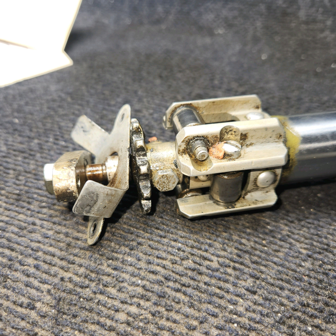 Used aircraft parts for sale, 0760640-1 Cessna 182G Control Tube w Bearing Assy