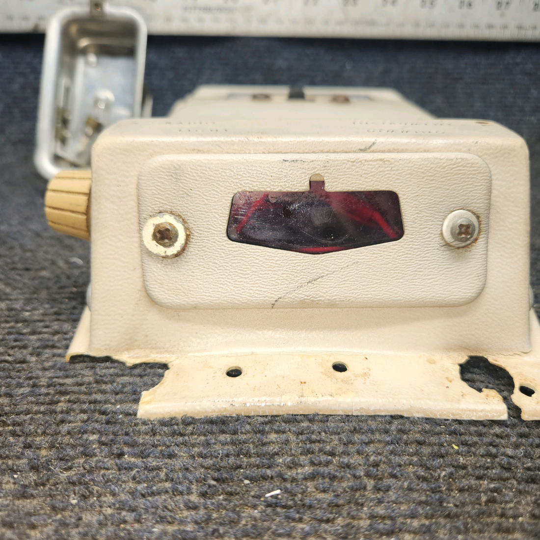 Used aircraft parts for sale, 0511482-9 cessna 150G Cabin/Cockpit Dome Light Cover