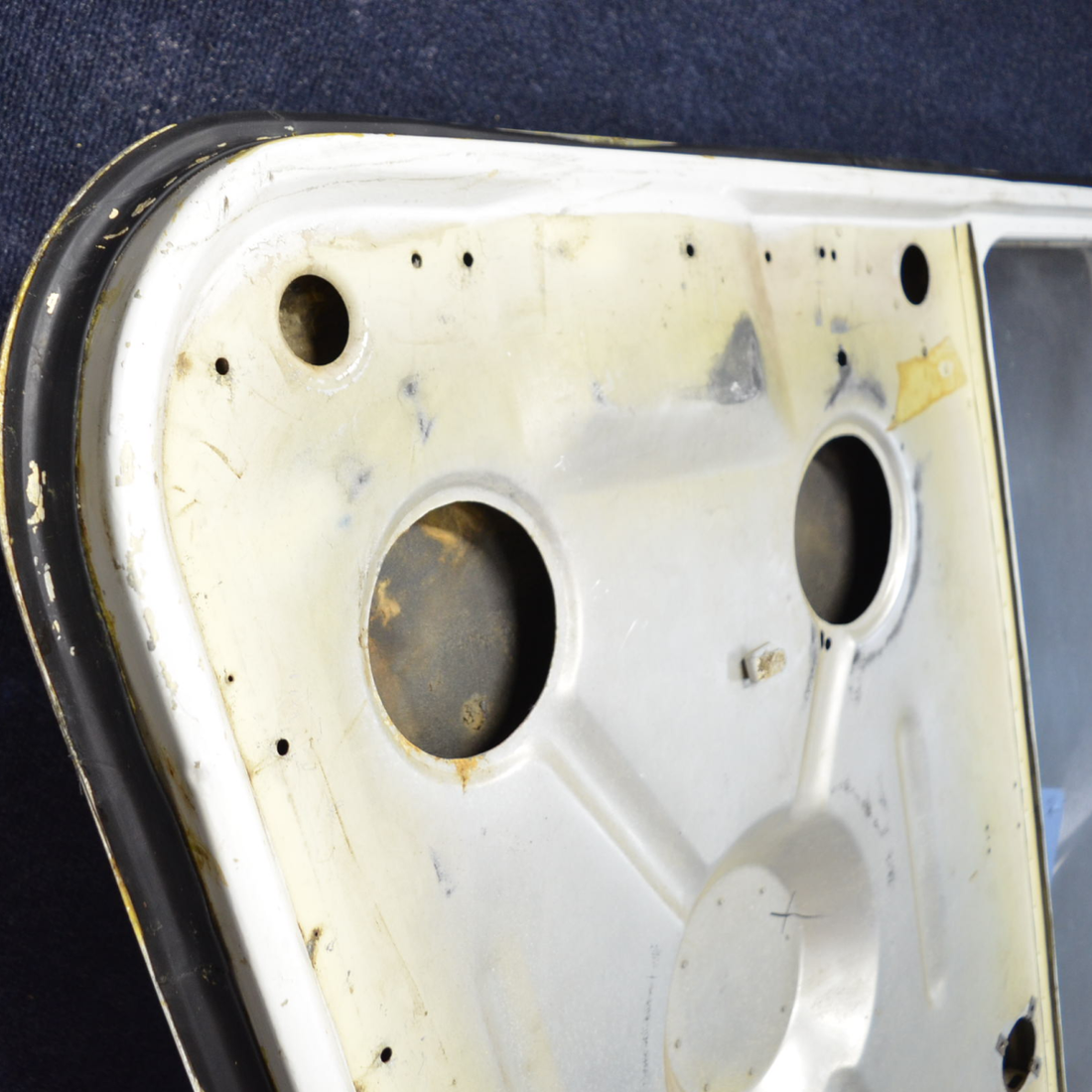 Used aircraft parts for sale, 0511460-2 Cessna C175 STRUCTURE ASSY-CABIN DOOR - RH