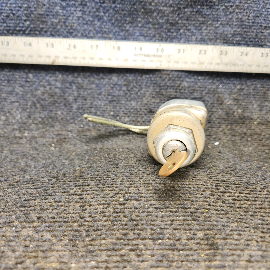 Used aircraft parts for sale, C292501-0202 cessna 150G Magneto Ignition Switch with Key