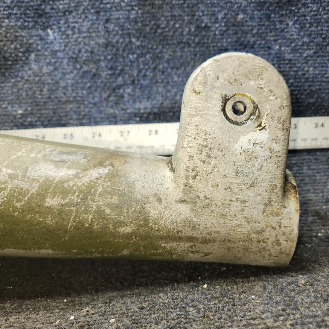 Used aircraft parts for sale, 65319-004 Piper PA-28-140 Main Gear Cylinder