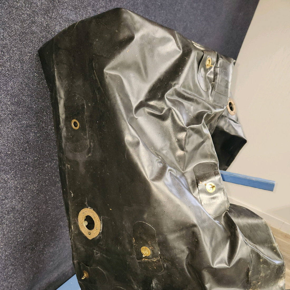 Used aircraft parts for sale, 95-920011-14 BEECHCRAFT 95-55B Auxiliary Fuel Cell - RH – 31 Gallons, MFG 11/2004