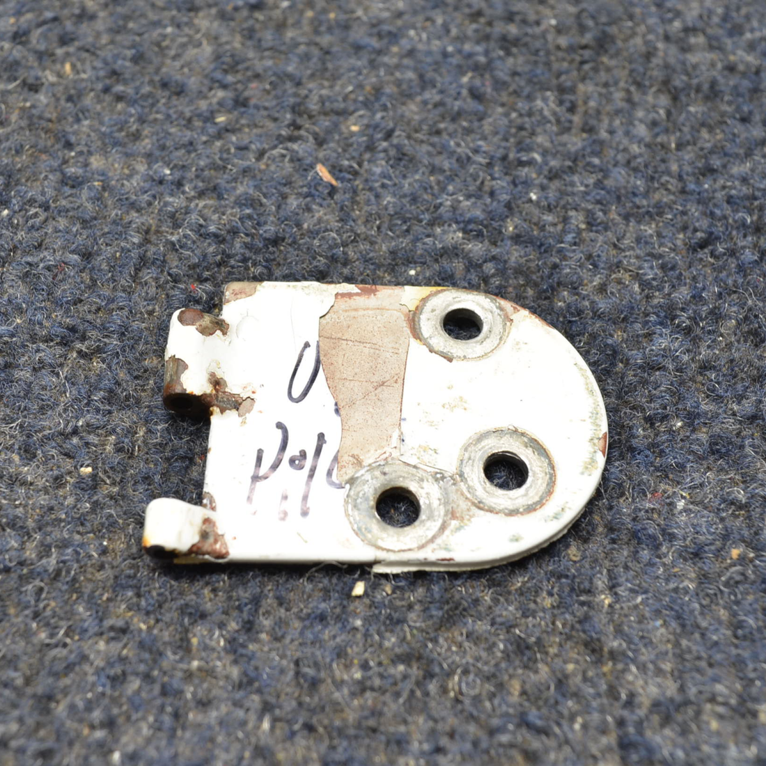 Used aircraft parts for sale, 0511237-1 Cessna C175 CABIN HINGE ASSY UPPER LH HALF PILOT