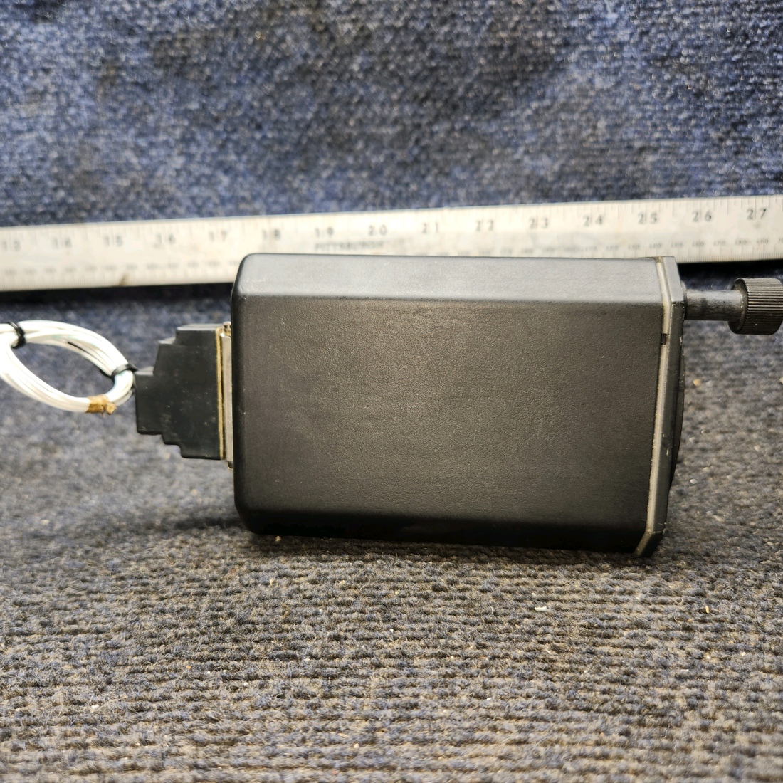 Used aircraft parts for sale, ID-824 Narco Avionics ID-824 Piper PA28-140 VOR LOC Indicator