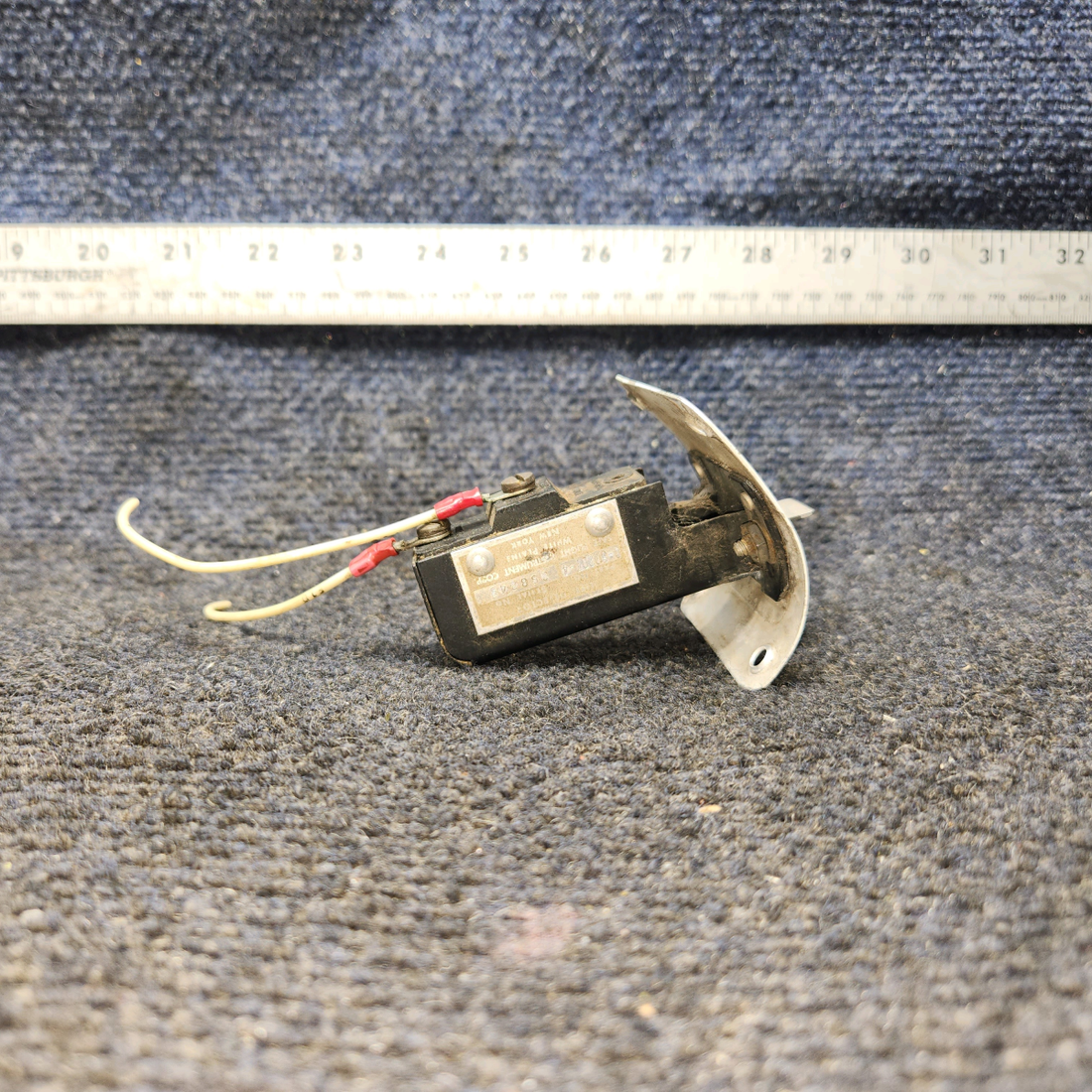 Used aircraft parts for sale, C52207-4 Safe Flight Piper PA28-161 Lift Detector Assembly